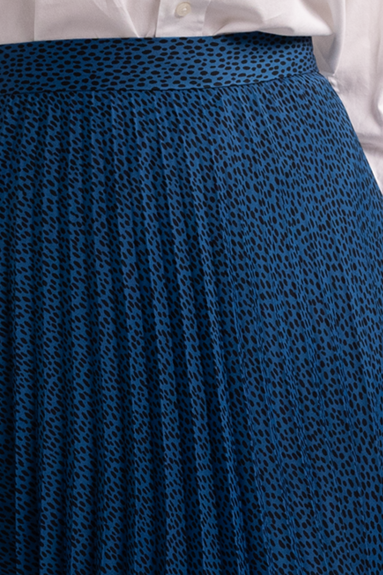 Banana Republic Blue Dotted Pleated Midi Skirt